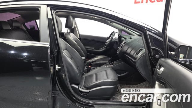 Kia K3 2017 — photo 12