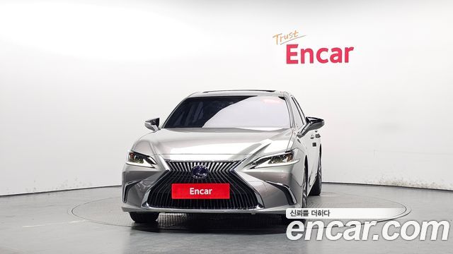 Lexus ES 2019 — photo 3
