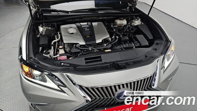 Lexus ES 2019 — photo 6