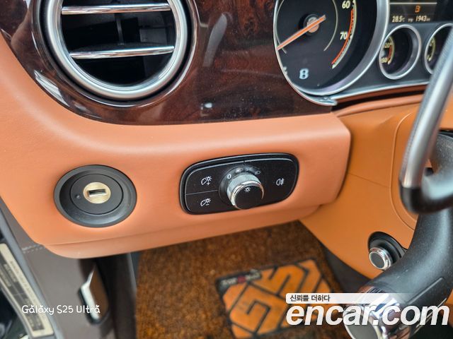 Bentley Continental 2016 — photo 16
