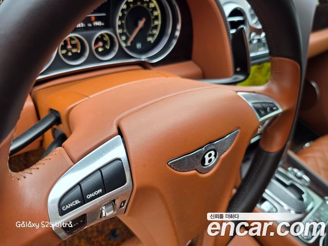 Bentley Continental 2016 — photo 17