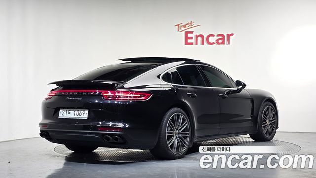 Porsche Panamera 2018 — photo 2