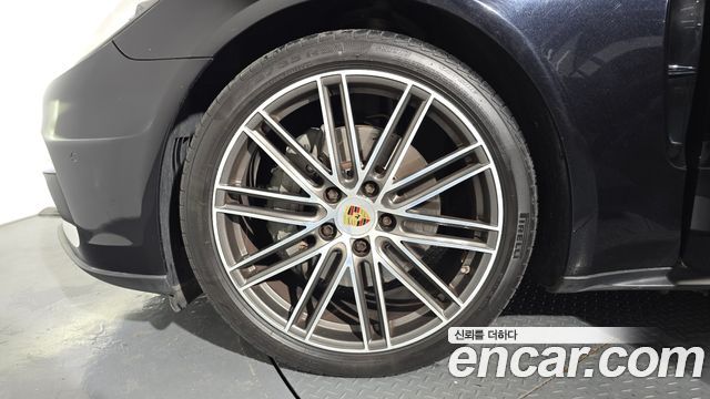 Porsche Panamera 2018 — photo 5