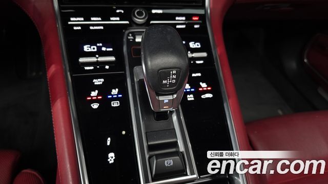 Porsche Panamera 2018 — photo 9