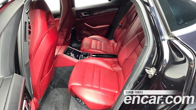 Porsche Panamera 2018 — photo 12