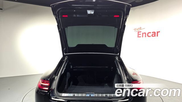 Porsche Panamera 2018 — photo 19