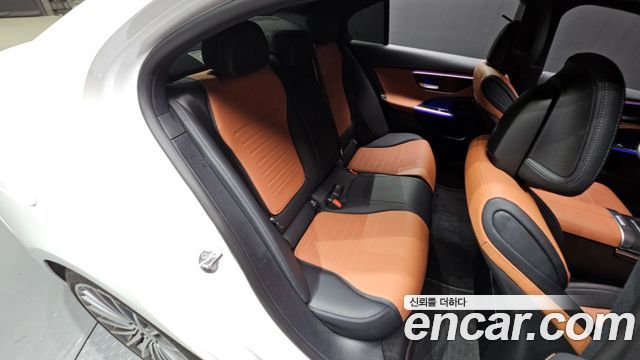 Mercedes-Benz C-Class 2023 — photo 11