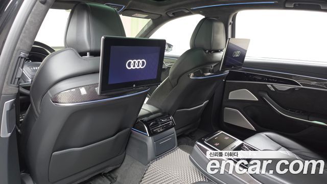 Audi S8 2021 — photo 17