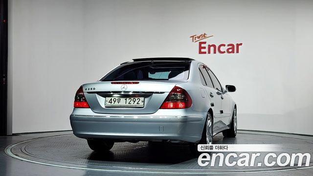 Mercedes-Benz E-Class 2007 — photo 4