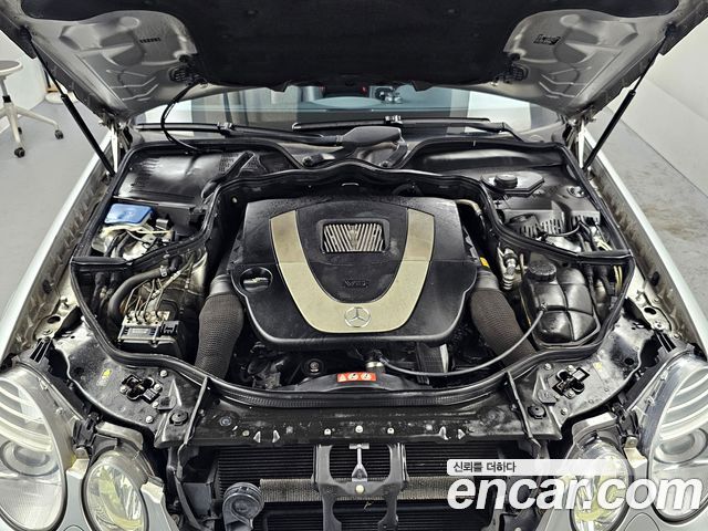 Mercedes-Benz E-Class 2007 — photo 6