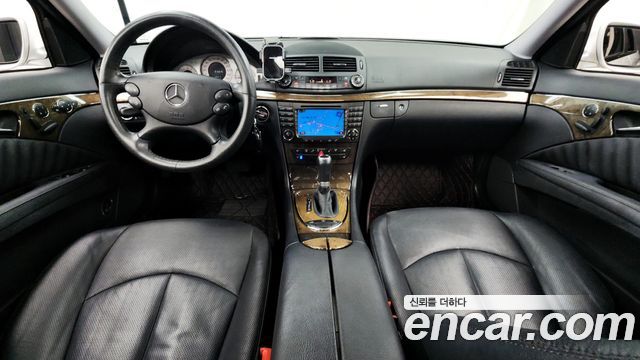 Mercedes-Benz E-Class 2007 — photo 7