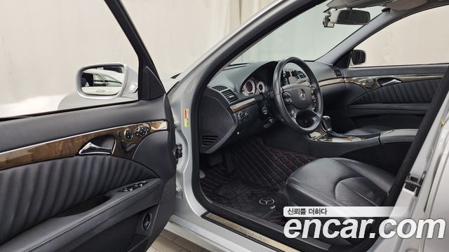 Mercedes-Benz E-Class 2007 — photo 10