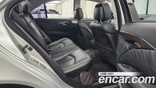 Mercedes-Benz E-Class 2007 — photo 11