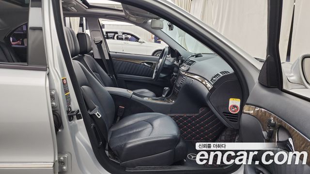 Mercedes-Benz E-Class 2007 — photo 12
