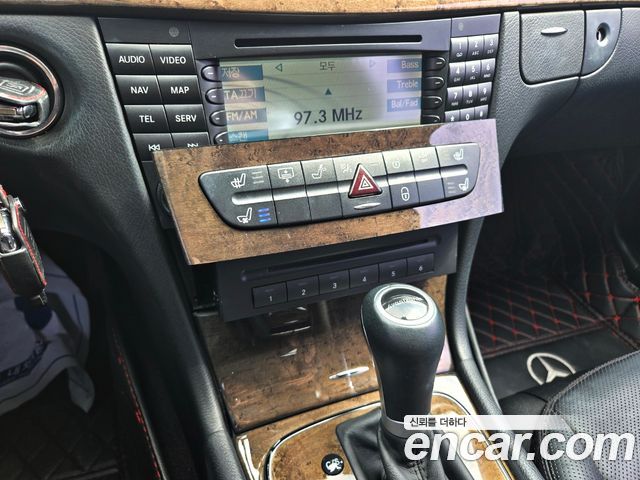 Mercedes-Benz E-Class 2007 — photo 19