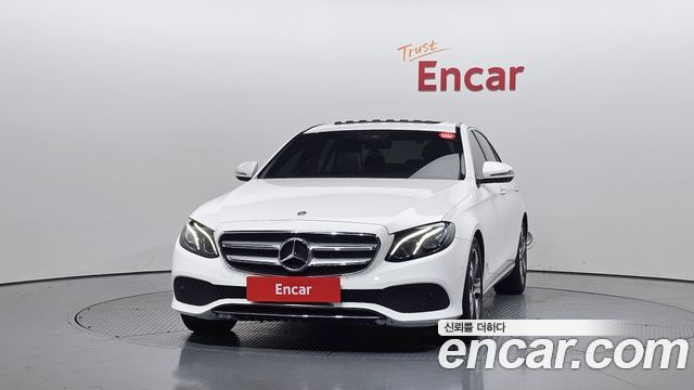 Mercedes-Benz E-Class 2019 — photo 3
