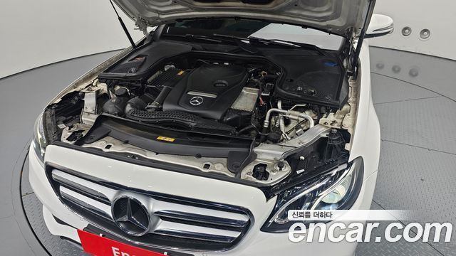 Mercedes-Benz E-Class 2019 — photo 6
