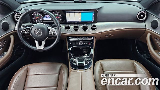 Mercedes-Benz E-Class 2019 — photo 10