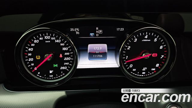 Mercedes-Benz E-Class 2019 — photo 11