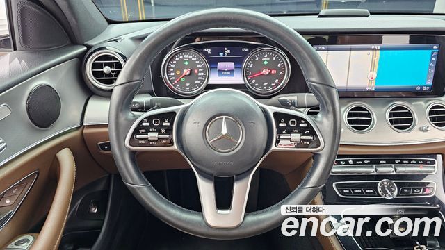 Mercedes-Benz E-Class 2019 — photo 19