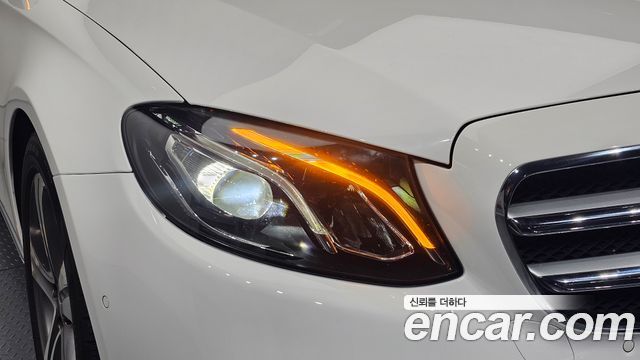 Mercedes-Benz E-Class 2019 — photo 8