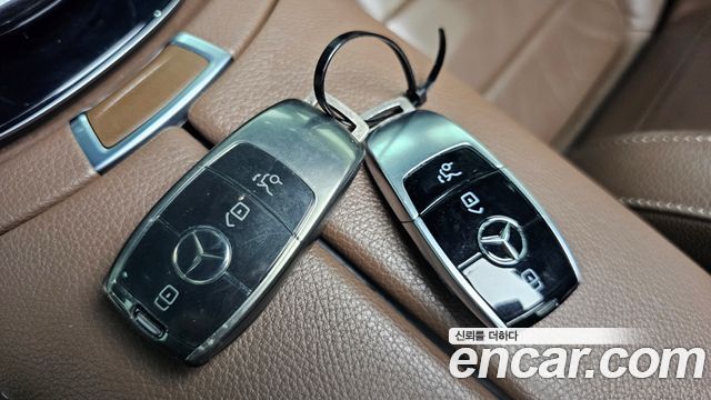 Mercedes-Benz E-Class 2019 — photo 27