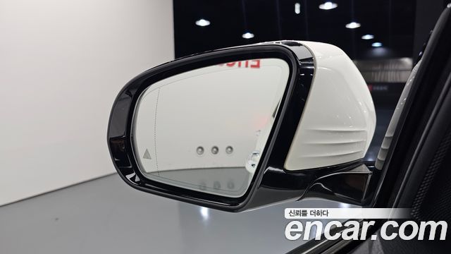 Mercedes-Benz E-Class 2019 — photo 31