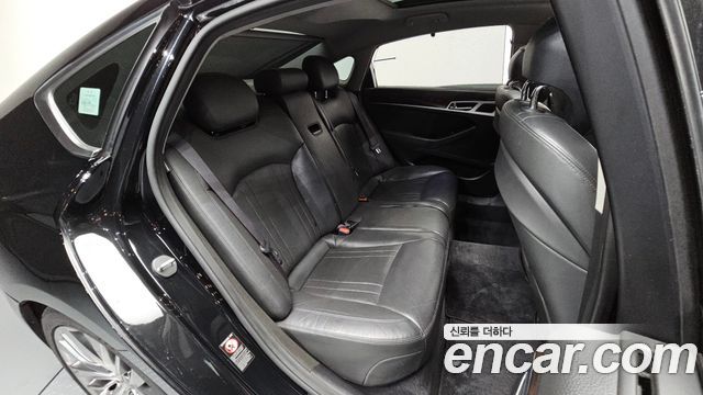Hyundai Genesis 2016 — photo 17