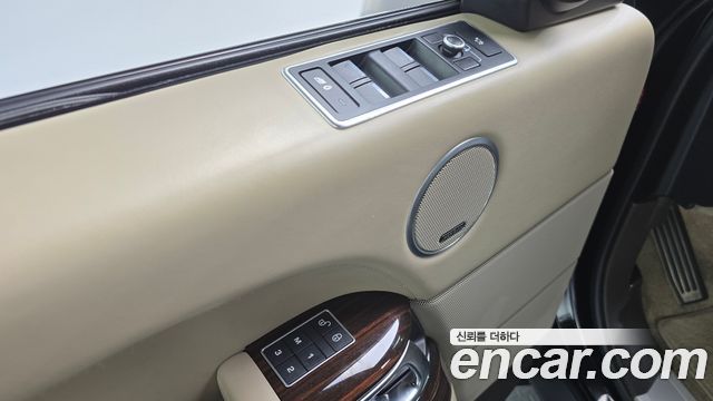 Land Rover Range Rover 2016 — photo 14