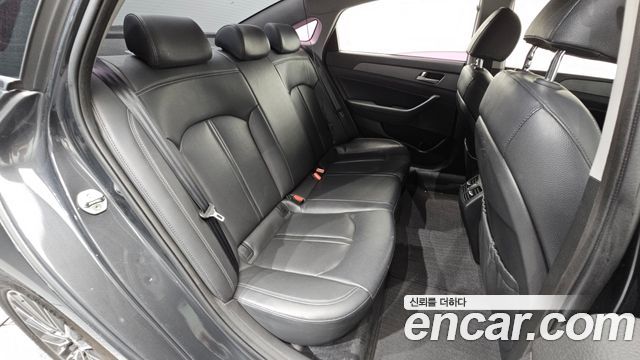 Hyundai Sonata 2018 — photo 11