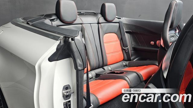Mercedes-Benz C-Class 2018 — photo 17