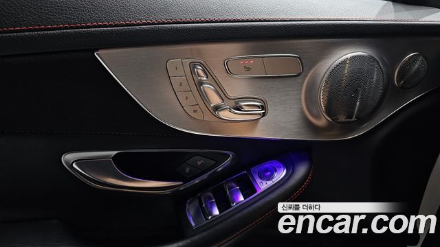 Mercedes-Benz C-Class 2018 — photo 28