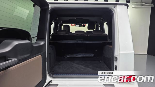 Mercedes-Benz G-Class 2025 — photo 26