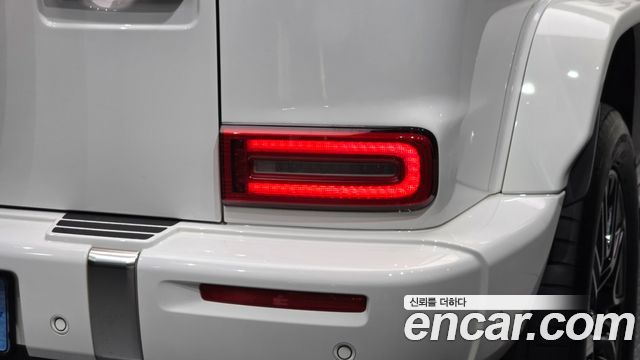 Mercedes-Benz G-Class 2025 — photo 9
