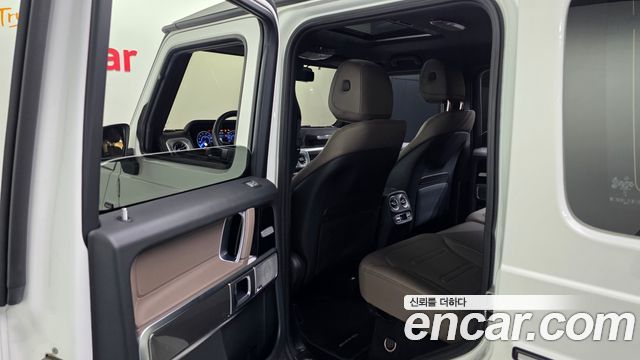 Mercedes-Benz G-Class 2025 — photo 16