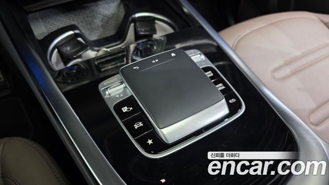 Mercedes-Benz G-Class 2025 — photo 31