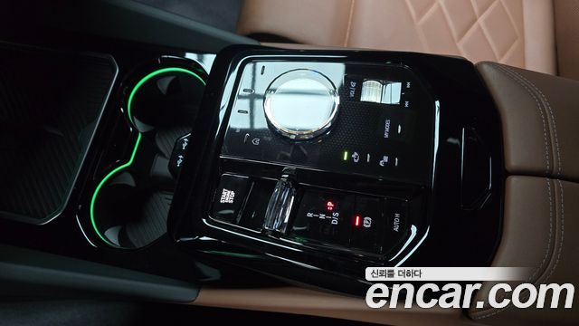 BMW 5-Series 2025 — photo 12