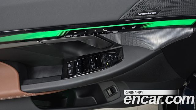 BMW 5-Series 2025 — photo 22