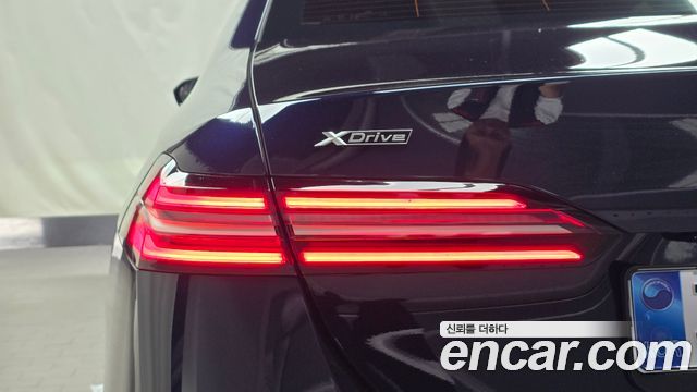 BMW 5-Series 2025 — photo 9