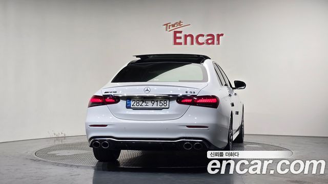 Mercedes-Benz E-Class 2021 — photo 4