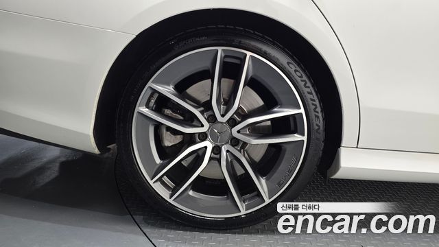 Mercedes-Benz E-Class 2021 — photo 5