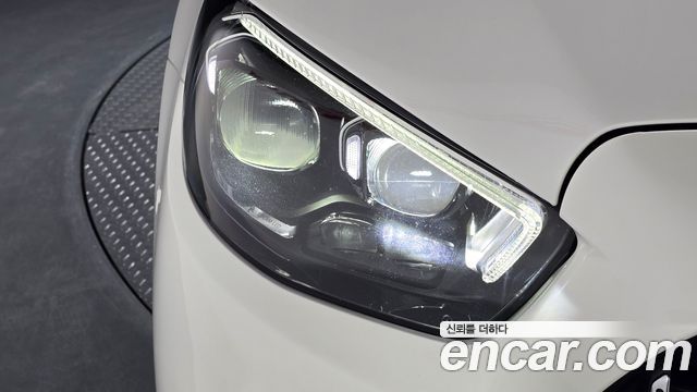 Mercedes-Benz E-Class 2021 — photo 8