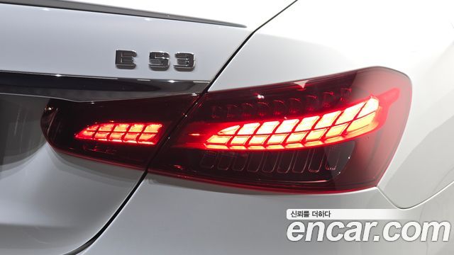 Mercedes-Benz E-Class 2021 — photo 9