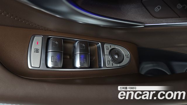 Mercedes-Benz E-Class 2021 — photo 28