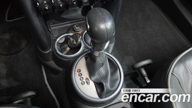Mini Cooper 2006 — photo 9
