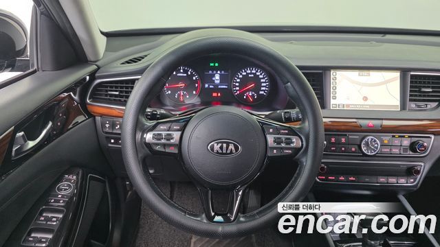 Kia K7 2016 — photo 14