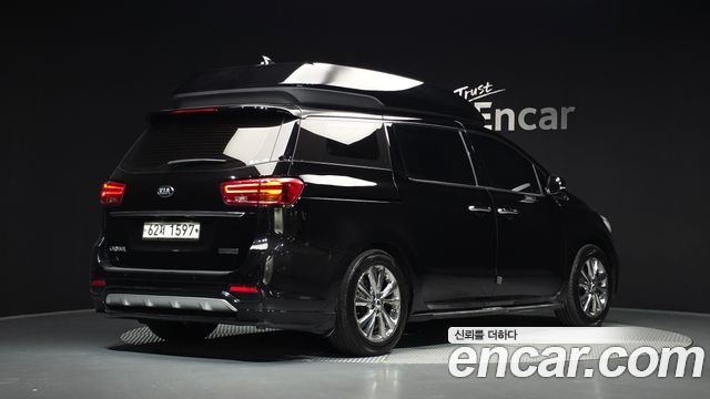 Kia Canival 2019 — photo 2
