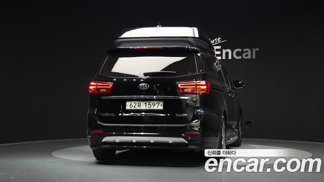Kia Canival 2019 — photo 4
