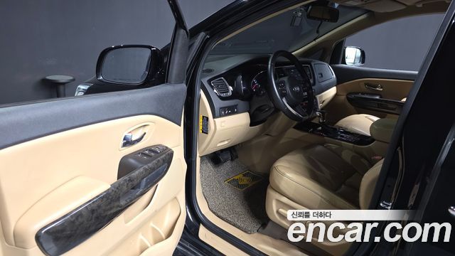 Kia Canival 2019 — photo 13