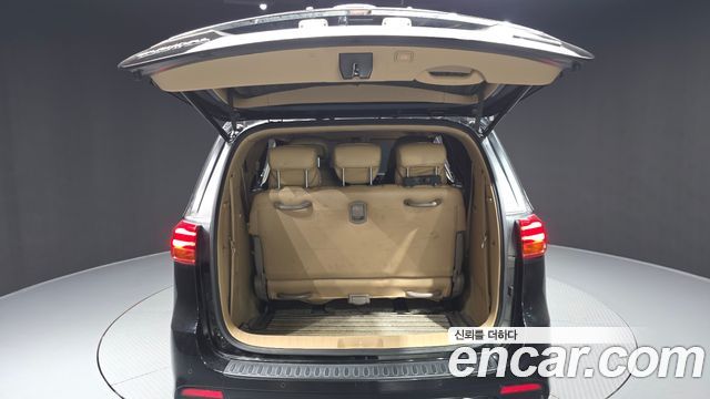 Kia Canival 2019 — photo 26